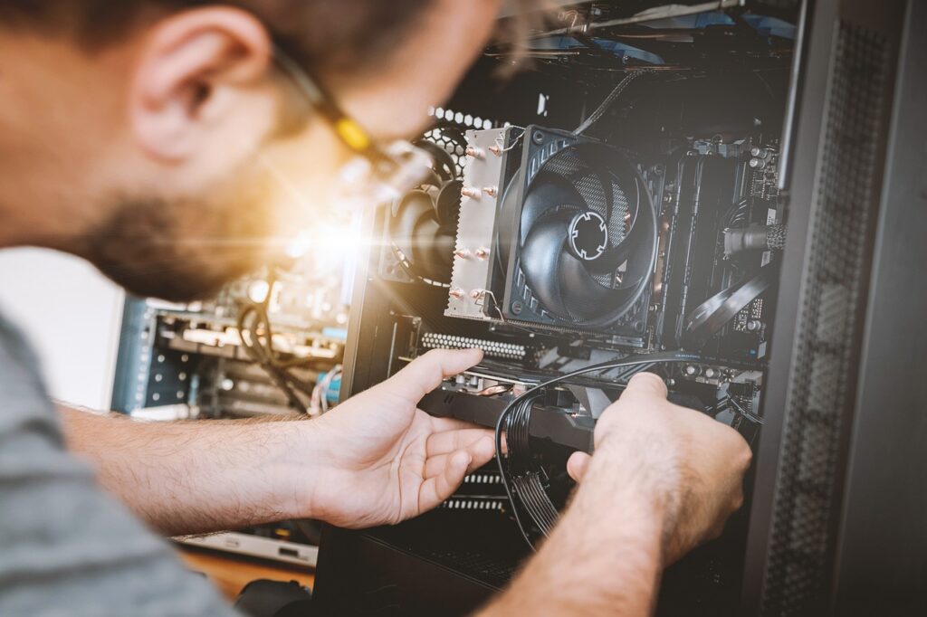 pc-hardware-man-5737958 pc, hardware, man-5737958.jpg
